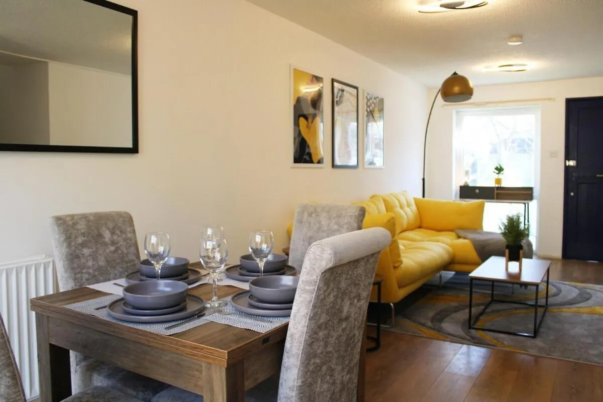 Comfortable House For 6 People Near City Centre - Midhurst Close II Apartment Cambridge